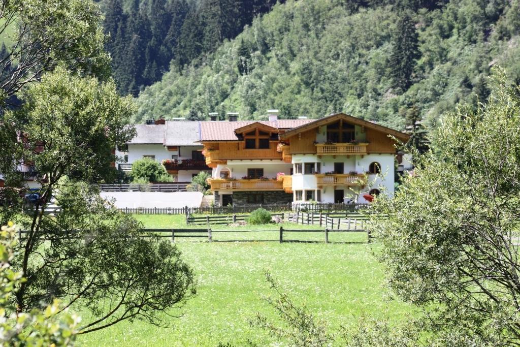 Landhaus Alpensonne Нойштифт-им-Штубайталь Экстерьер фото